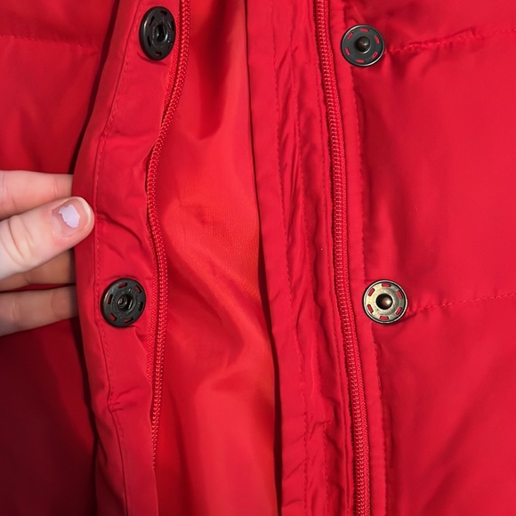 red puffer vest from old navy. size xs - Picture 2 of 5